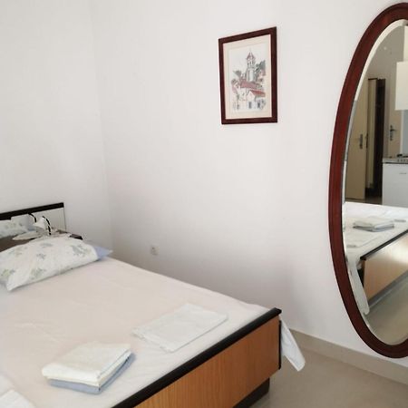 Omis Apartment On The Beach ภายนอก รูปภาพ