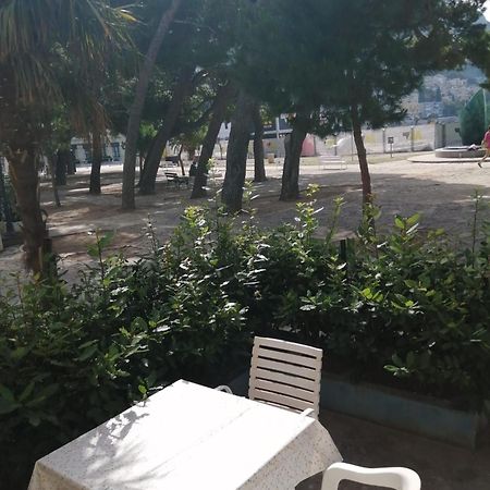 Omis Apartment On The Beach ภายนอก รูปภาพ