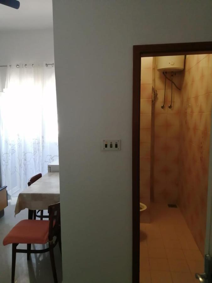 Omis Apartment On The Beach ภายนอก รูปภาพ