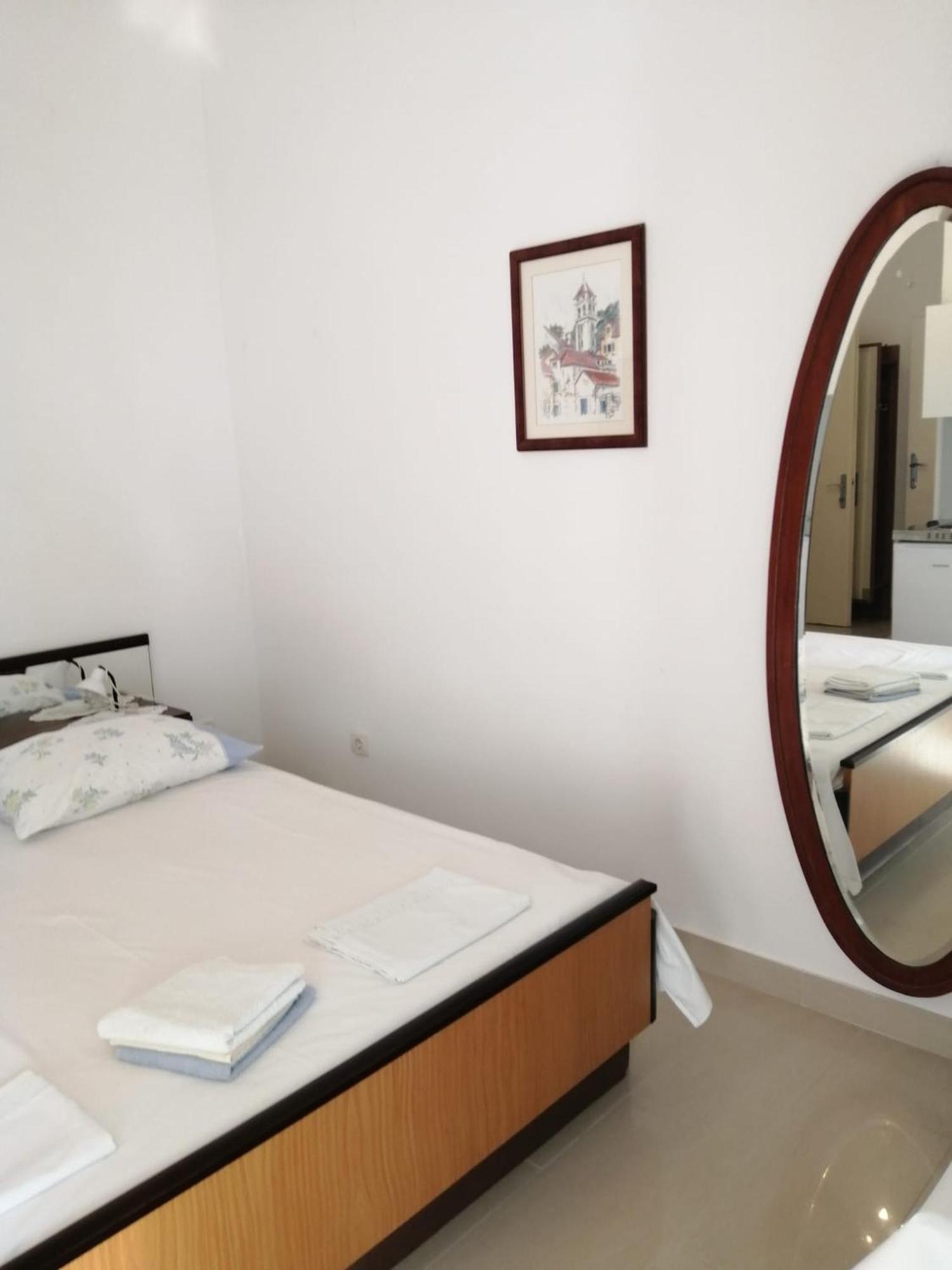 Omis Apartment On The Beach ภายนอก รูปภาพ