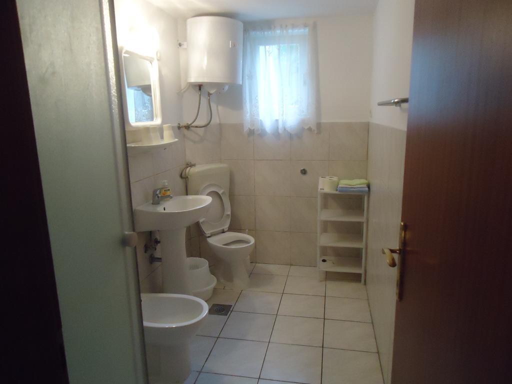 Omis Apartment On The Beach ภายนอก รูปภาพ