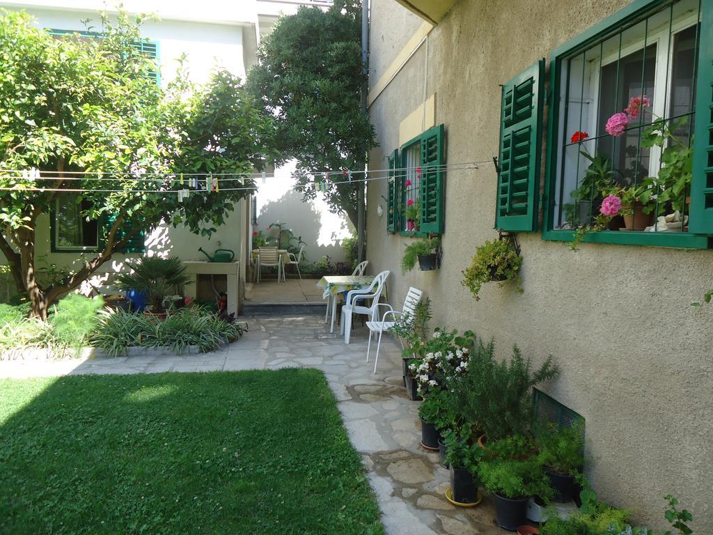 Omis Apartment On The Beach ภายนอก รูปภาพ