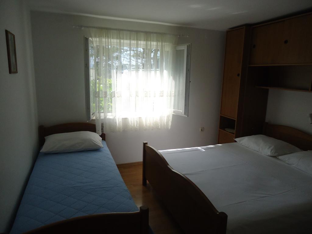 Omis Apartment On The Beach ภายนอก รูปภาพ