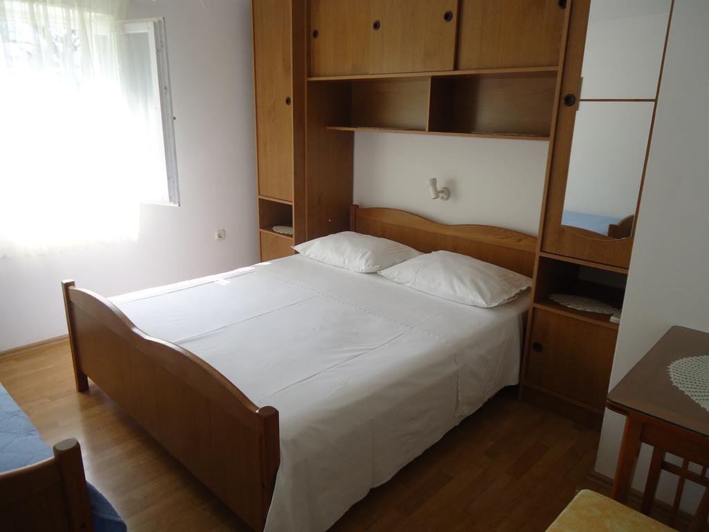 Omis Apartment On The Beach ภายนอก รูปภาพ