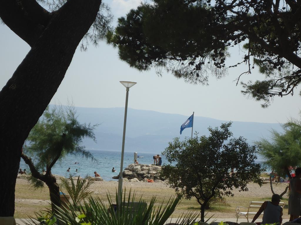 Omis Apartment On The Beach ภายนอก รูปภาพ