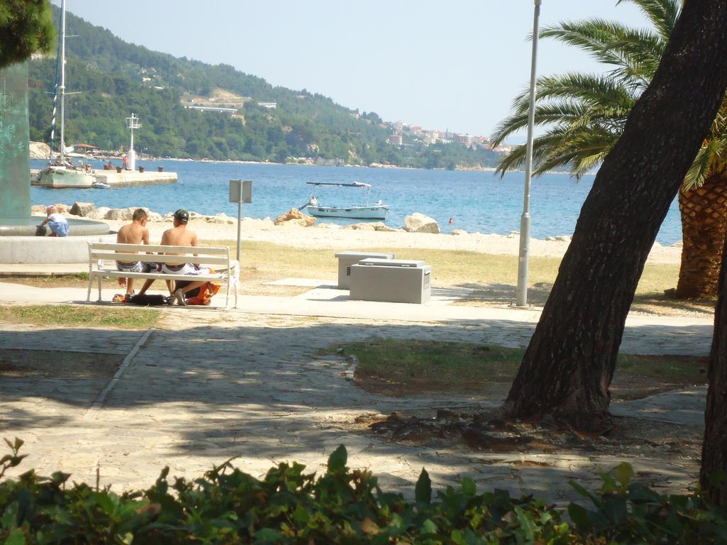 Omis Apartment On The Beach ภายนอก รูปภาพ